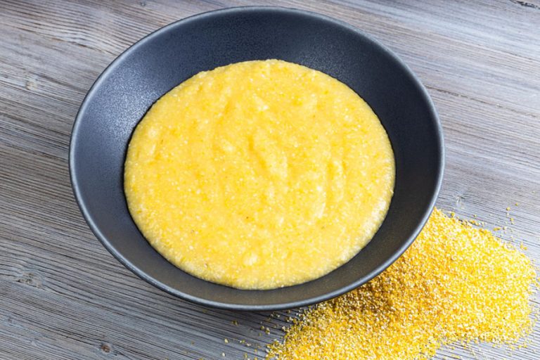 Як приготувати кукурудзяну кашу